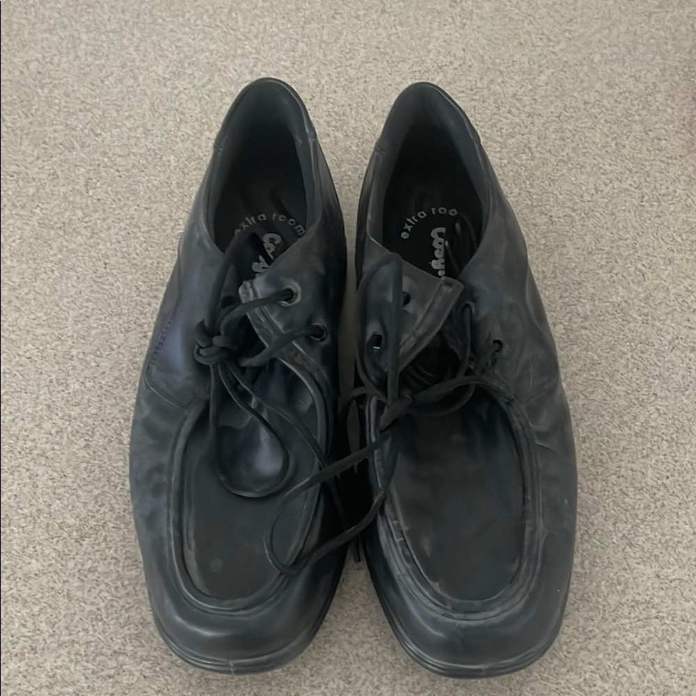 .Men's Black Shoes Size 13